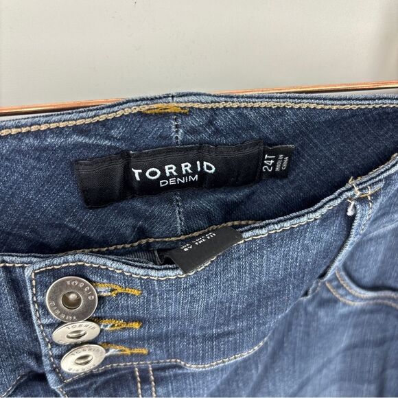 Torrid Blue Straight Leg Jeans Classic Denim Women’s 24 TALL - Picture 3 of 6